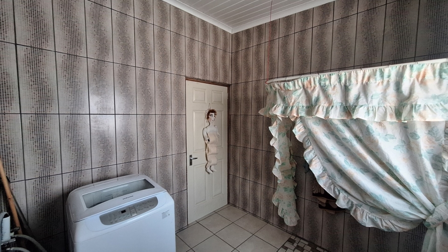 3 Bedroom Property for Sale in Aurora Western Cape